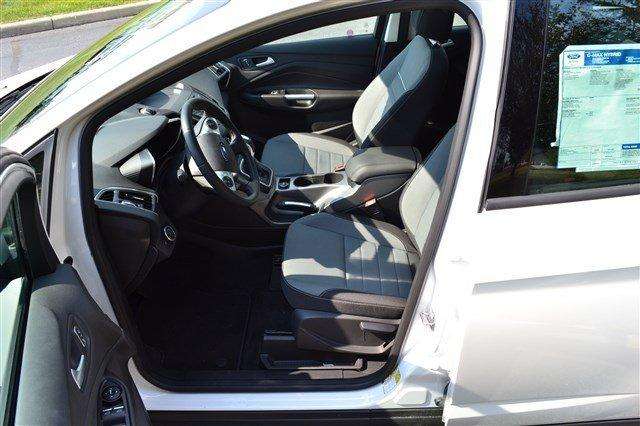 New-2013-Ford-C-MAXHybrid-SE_ID56779137_o.jpg