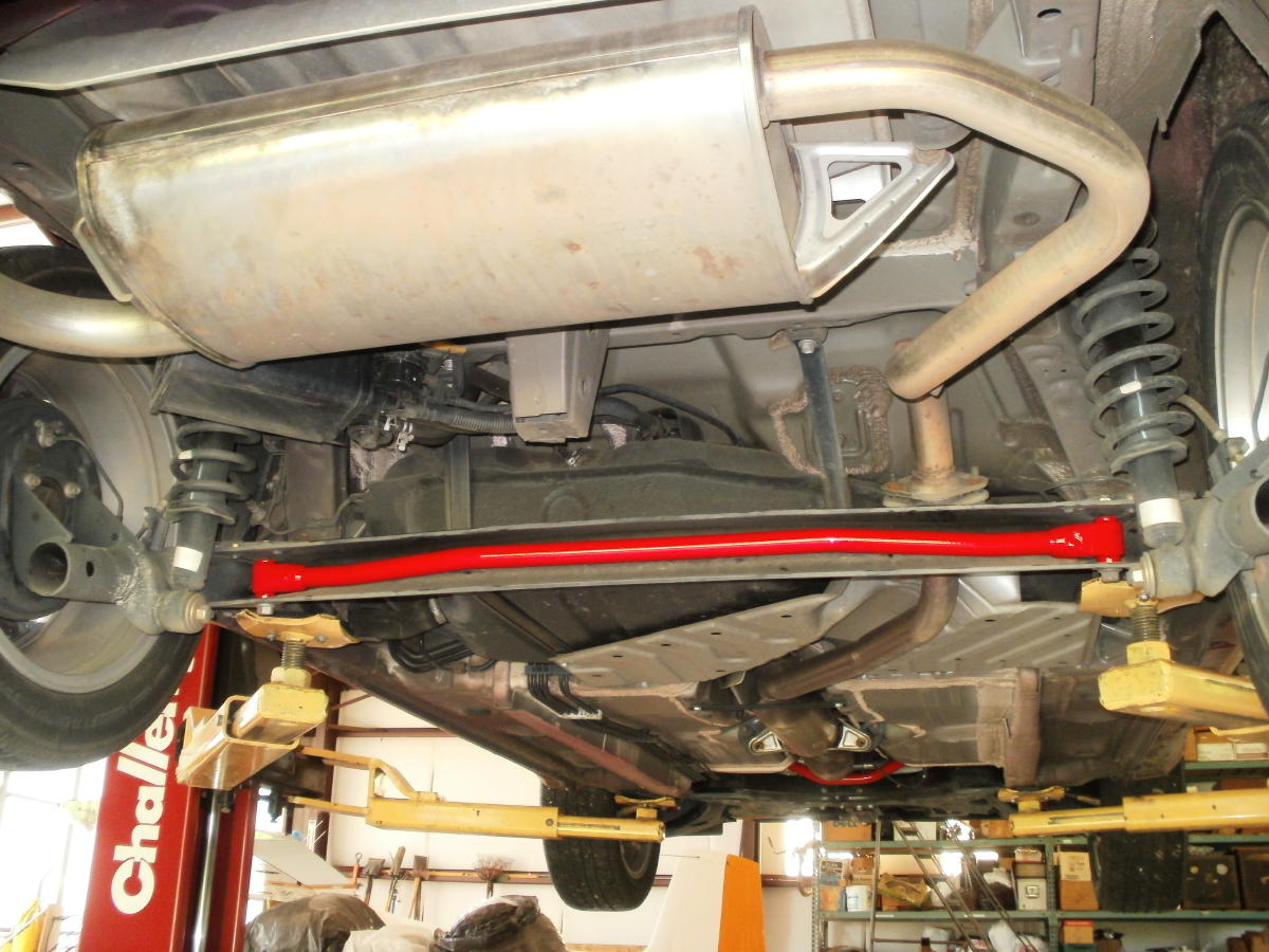 rear sway bar installed.jpg