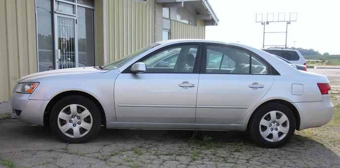 08 Hyundai Sonata 2.4L small (2).jpg