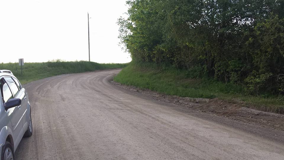 dirt road.jpg