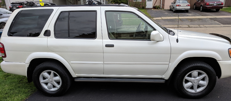 2001 Nissan Pathfinder LE