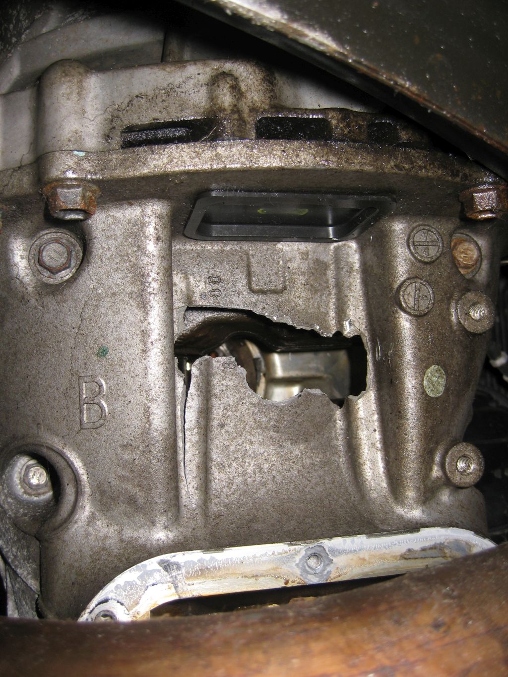 Hole in Upper Oil pan.jpg