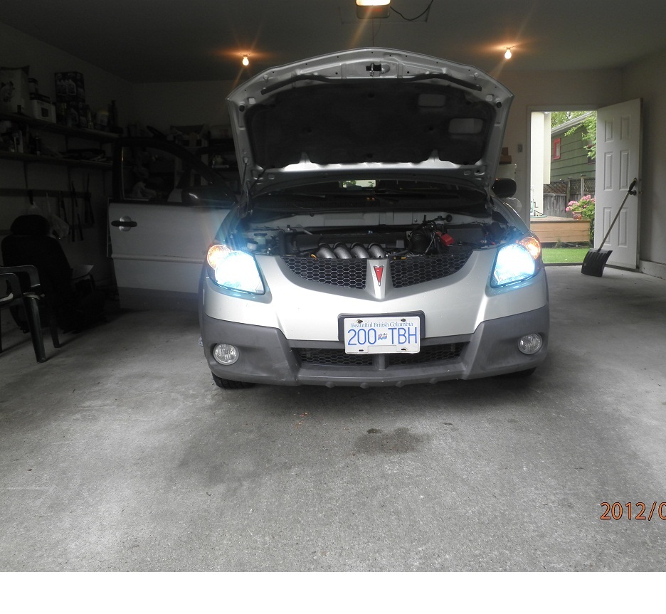 Car running, fog light switch off, low beam switch on, hand brake down