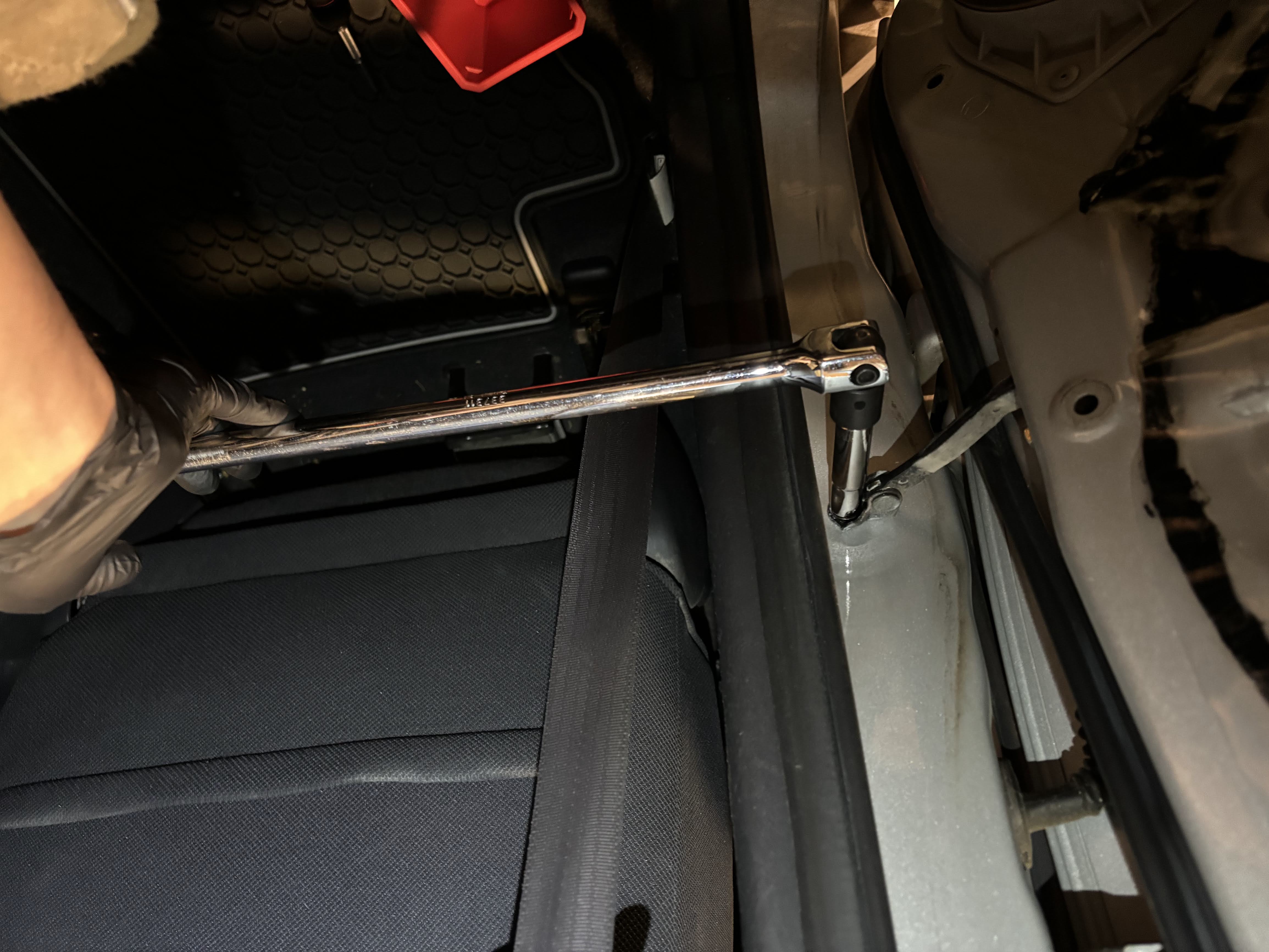12_10MM_Breaker_on_doorwell.jpg