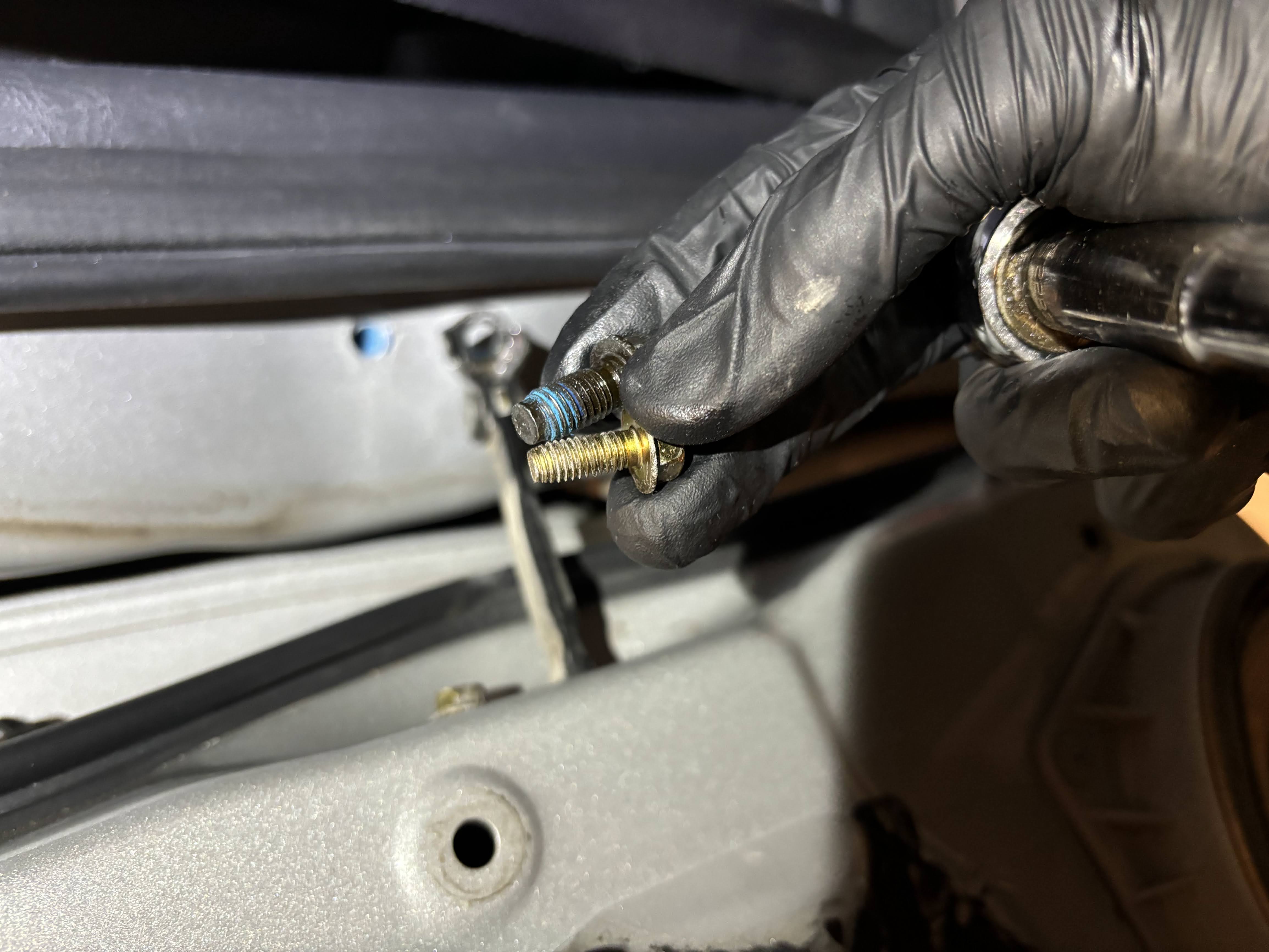 14_Pull_Door_bolt_and_loosen.jpg